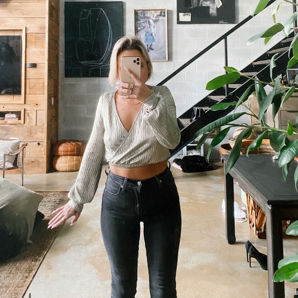 Gold lamé Zara cross front crop top with bell sleeves - Picture 2 of 6